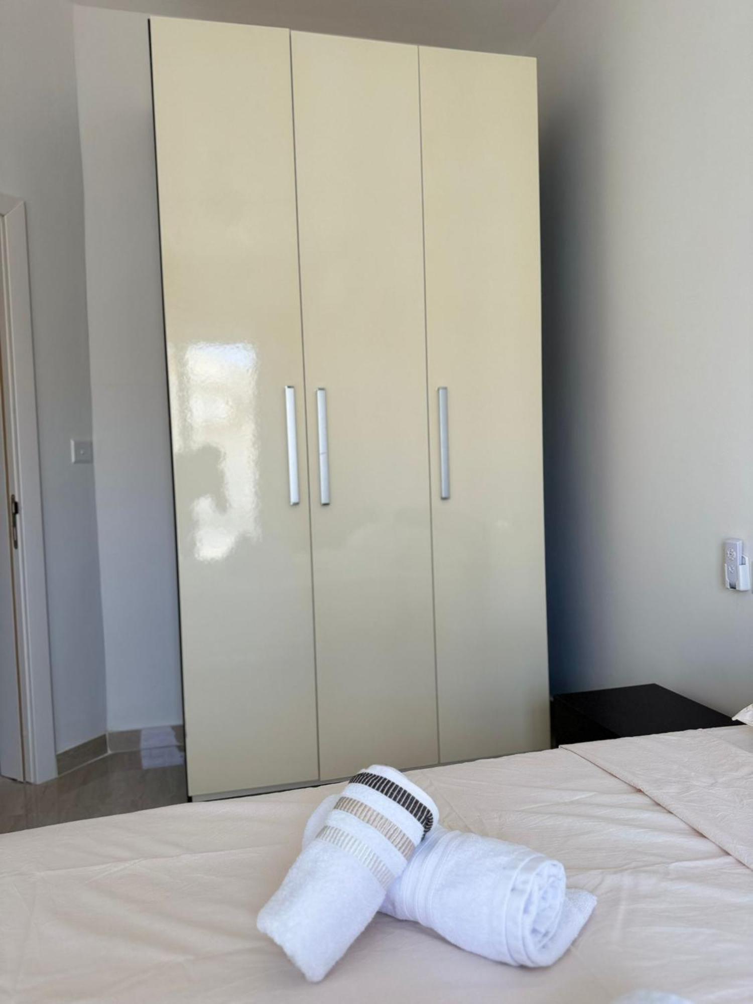 Victoria Modern Apartment Bagian luar foto